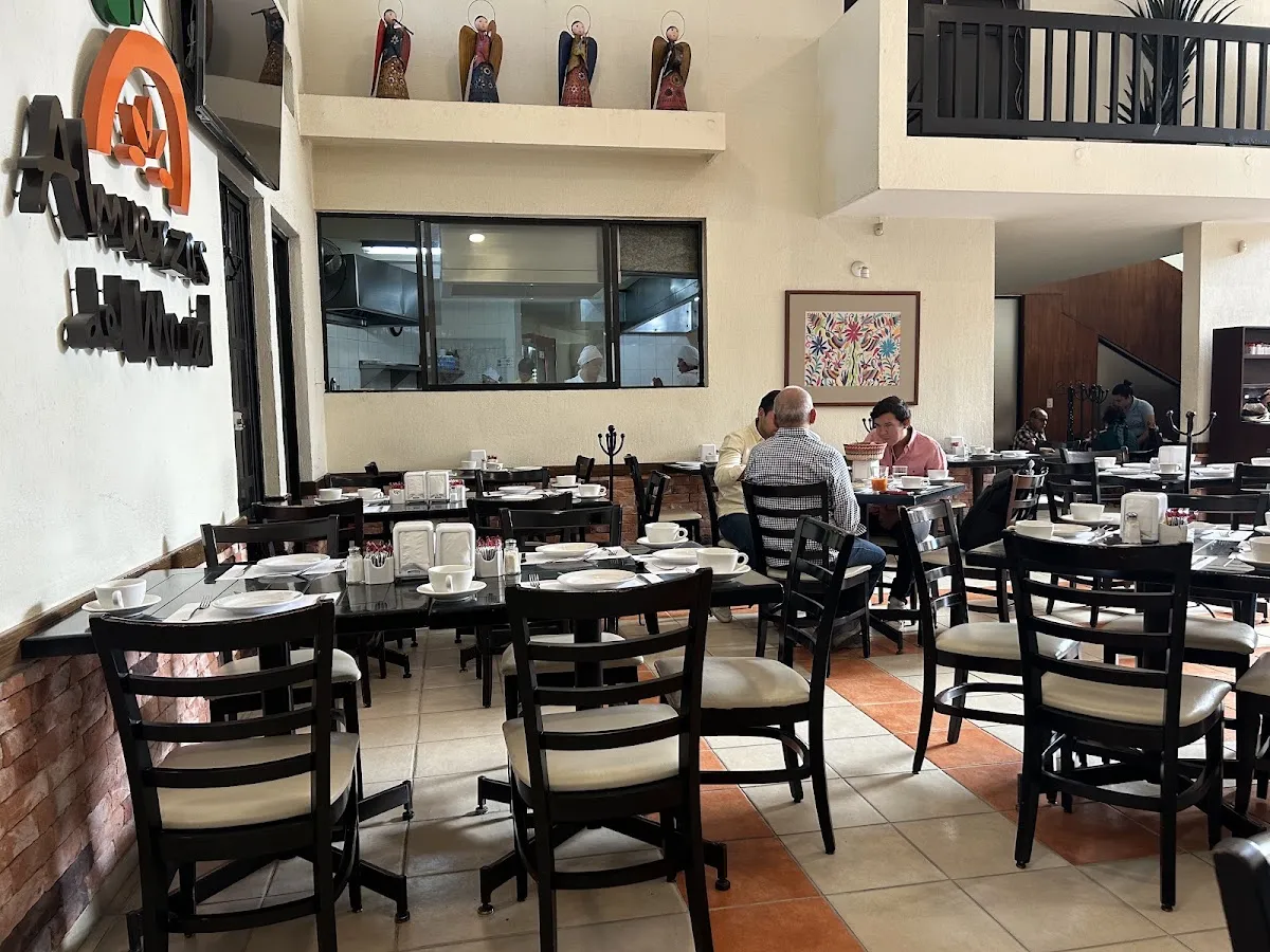 Salón interior de Almuerzos del Moral